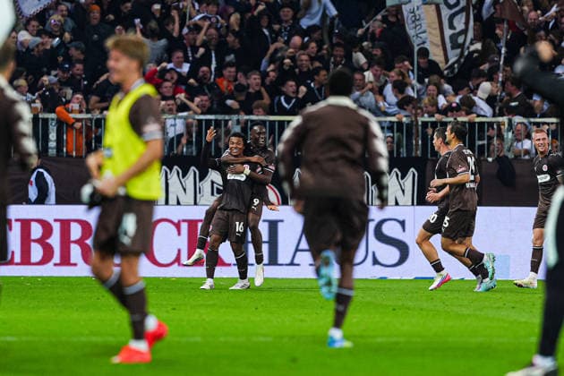 Torjubel FC St. Pauli nach Tor zum 1:0 Joel Chima Fujita (FC St. Pauli, 16) GER, FC St. Pauli vs. VfL Wolfsburg, Fussball, 2. Bundesliga, Spieltag 05, Saison 2026 2027, 12.09.2026 DFL REGULATIONS PROHIBIT ANY USE OF PHOTOGRAPHS AS IMAGE SEQUENCES AND OR QUASI-VIDEO GER, FC St. Pauli vs. VfL Wolfsburg, Fussball, 2. Bundesliga, Spieltag 05, Saison 2026 2027, 12.09.2026 Hamburg *** FC St. Pauli celebrates after scoring the 1-0 goal by Joel Chima Fujita, FC St. Pauli, 16 GER, FC St. Pauli vs. VfL Wolfsburg, soccer, 2. Bundesliga, Matchday 5, 2026–2027 season, September 12, 2026 DFL regulations prohibit any use of photographs as image sequences and or quasi-video GER, FC St. Pauli vs. VfL Wolfsburg, soccer, 2. Bundesliga, Matchday 05, 2026–2027 season, September 12, 2026, Hamburg Copyright: xEibner-Pressefoto MarcelxvonxFehrnx EP_MFN