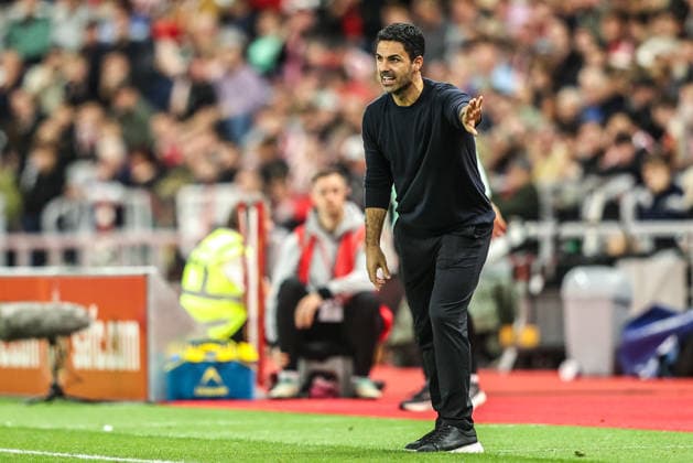 Premier League Sunderland v Arsenal Mikel Arteta manager of Arsenal gives his team instructions during the Premier League match Sunderland vs Arsenal at Stadium Of Light, Sunderland, United Kingdom on 12 September 2026 (Photo by Alfie Cosgrove News Images) Sunderland Stadium Of Light Tyne and Wear United Kingdom Copyright: xAlfiexCosgrove NewsxImagesx