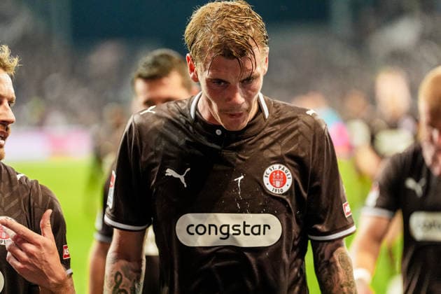 Deutschland: Fußball 2. Bundesliga 2026 27, 5. Spieltag FC St. Pauli vs VfL Wolfsburg Millerntor-Stadion (Hamburg St. Pauli): Eric Smith (FC St. Pauli, 8) *** Germany Soccer 2. Bundesliga 2026–27, Matchday 5: FC St. Pauli vs. VfL Wolfsburg, Millerntor Stadium, Hamburg, St. Pauli, Eric Smith, FC St. Pauli, 8 Copyright: xStefanxTrochax