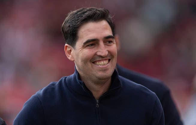 Liverpool v Fulham - Premier League 2026 27 LIVERPOOL, ENGLAND - SEPTEMBER 12: Andoni Iraola, Manager of Liverpool, during the Premier League 2026 27 match between Liverpool FC and Fulham at Anfield on September 12, 2026 in Liverpool, England. Andoni Iraola Liverpool Anfield England United Kingdom Copyright: xVisionhausx 776515686