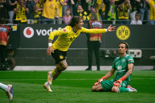 Torjubel zum 1:0 durch Fabio Silva 21 (Borussia Dortmund), Borussia Dortmund vs. SC Paderborn 07, Fussball, 1. Bundesliga, 03. Spieltag, 12.09.2026 DFB regulations prohibit any use of photographs as image sequences and or quasi-video Dortmund Nordrhein-Westfalen Deutschland *** Goal celebration for the 1-0 by Fabio Silva, 21, Borussia Dortmund; Borussia Dortmund vs. SC Paderborn 07, soccer, Bundesliga 1, Matchday 3, September 12, 2026. DFB regulations prohibit any use of photographs as image sequences and or quasi-videos. Dortmund, North Rhine-Westphalia, Germany Copyright: xkolbert-press MarcxNiemeyerx