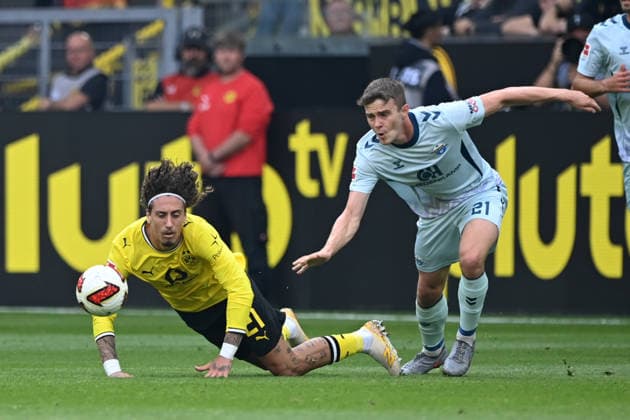 Jano TER HORST (PB) foult FABIO SILVA (DO) Aktion, Zweikampf, Fussball 1. Bundesliga, 3.Spieltag, matchday3, Spieltag3, Borussia Dortmund (DO) - SC Paderborn (PB) 3-0 am 12.09.2026 in Dortmund Deutschland. DFL regulations prohibit any use of photographs as image sequences and or quasi-video Â *** Jano TER HORST (PB) fouls FABIO SILVA (DO) – Action, Tackle, Soccer, Bundesliga 1, Matchday 3, matchday3, Spieltag3, Borussia Dortmund vs. SC Paderborn 3–0 on September 12, 2026, in Dortmund, Germany. DFL regulations prohibit any use of photographs as image sequences and or quasi-video.