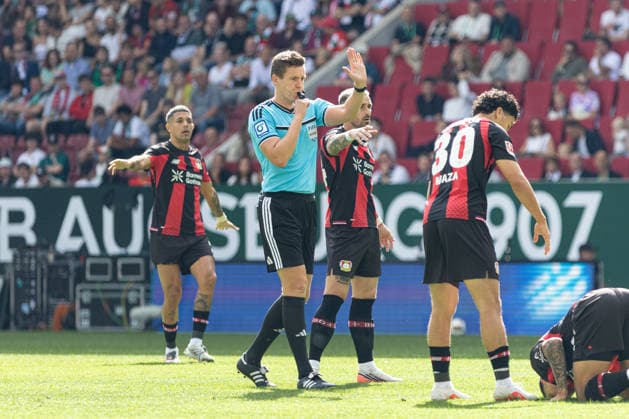Deutschland: FC Augsburg vs Bayer 04 Leverkusen, 1. Bundesliga, Saison 2026 27, WWK Arena (Augsburg): Daniel Siebert (Schiedsrichter) Augsburg WWK Arena Bayern Deutschland *** Germany: FC Augsburg vs. Bayer 04 Leverkusen, Bundesliga 1, 2026–27 Season, WWK Arena, Augsburg; Daniel Siebert, Referee; Augsburg, WWK Arena, Bavaria, Germany Copyright: xBenedictxChristx