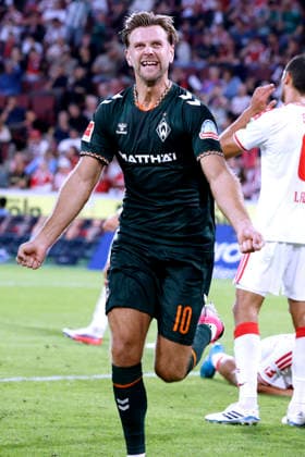 FUELLKRUG Niclas Team Werder Bremen jubelt nach seinem Tor zum 1 : 1 Ausgleich DFL Fussball Bundesliga Saison 2026 - 2027 Spiel 1.FC Koeln - Werder Bremen 1 : 1 am 12. 09 .2026 in Koeln DFL REGULATIONS PROHIBIT ANY USE OF PHOTOGRAPHS as IMAGE SEQUENCES and or QUASI-VIDEO *** FUELLKRUG Niclas of Werder Bremen celebrates after scoring the 1–1 equalizer in the DFL Bundesliga 2026–2027 season, Match 1: FC Cologne vs. Werder Bremen (1–1) on September 12, 2026, in Cologne. DFL REGULATIONS PROHIBIT ANY USE OF PHOTOGRAPHS as IMAGE SEQUENCES and or QUASI-VIDEO Copyright: xLacixPerenyix