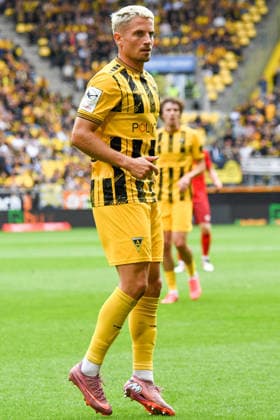 Lukas Scepanik (Alemannia Aachen, 7), Freisteller, Ganzkörper, Einzelbild, Aktion, Action, 12.09.2026, Aachen (Deutschland), Fussball, 3. Liga, TSV Alemannia Aachen - Jahn Regensburg, Fussball, 3. Liga, TSV Alemannia Aachen - Jahn Regensburg, DFB DFL REGULATIONS PROHIBIT ANY USE OF PHOTOGRAPHS AS IMAGE SEQUENCES AND OR QUASI-VIDEO.