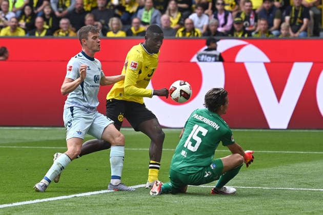 Serhou GUIRASSY (DO) erzielt ein Abseitstor das nicht zaehlt, gegen Torwart Nahuel NOLL (PB) Fussball 1. Bundesliga, 3.Spieltag, matchday3, Spieltag3, Borussia Dortmund (DO) - SC Paderborn (PB) 3-0 am 12.09.2026 in Dortmund Deutschland. DFL regulations prohibit any use of photographs as image sequences and or quasi-video Â *** Serhou GUIRASSY DO scores an offside goal that does not count against goalkeeper Nahuel NOLL PB Soccer 1 Bundesliga, Matchday 3, matchday3, Spieltag3, Borussia Dortmund vs. SC Paderborn PB 3–0 on September 12, 2026, in Dortmund, Germany. DFL regulations prohibit any use of photographs as image sequences and or quasi-video.