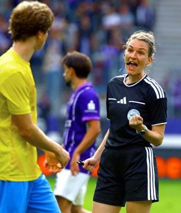 Schiedsrichterin Miriam Schwermer Fußball Regionalliga Nordost 2026 27 FC Erzgebirge Aue - FSV Luckenwalde 2:1 am 12.9.2026 Erzgebirge Aue - FSV Luckenwalde