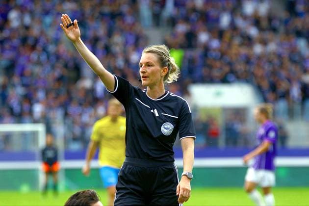 Schiedsrichterin Miriam Schwermer Fußball Regionalliga Nordost 2026 27 FC Erzgebirge Aue - FSV Luckenwalde 2:1 am 12.9.2026 Erzgebirge Aue - FSV Luckenwalde