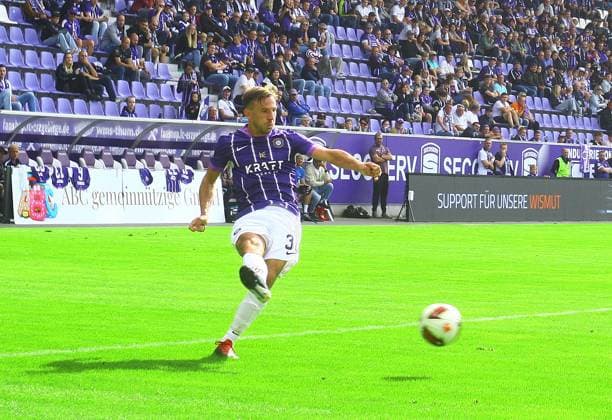 Simon Skarlatidis (Aue) Fußball Regionalliga Nordost 2026 27 FC Erzgebirge Aue - FSV Luckenwalde 2:1 am 12.9.2026 Erzgebirge Aue - FSV Luckenwalde