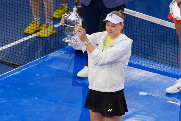 Elena Rybakina of Kazakhstan celebrates with the trophy after defeating Aryna Sabalenka of Belarus in the US Open final at Arthur Ashe Stadium in Flushing Meadows, New York, USA, 12 September 2026. US Open: women s final Aryna Sabalenka - Elena Rybakina !ACHTUNG: NUR REDAKTIONELLE NUTZUNG!  Copyright: xAngelxColmenaresx AME6932 20260912-55021384235_1