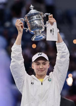 Elena Rybakina (KAZ), Siegerehrung, Praesentation, US Open Championships, Billie Jean King National Tennis Center, Flushing Meadows, New York, USA . Copyright: xJuergenxHasenkopfx