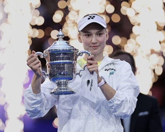 Elena Rybakina (KAZ), Siegerehrung, Praesentation, US Open Championships, Billie Jean King National Tennis Center, Flushing Meadows, New York, USA . Copyright: xJuergenxHasenkopfx