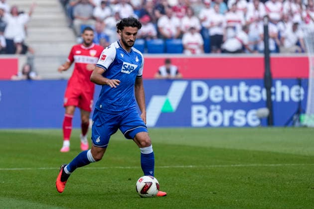 Leon Avdullahu (Hoffenheim, 7), am Ball, Freisteller, Ganzkörper, Einzelbild, Einzelfoto, Aktion, Action, 12.09.2026, Sinsheim (Deutschland), Fussball, Bundesliga, TSG 1899 Hoffenheim - VfB Stuttgart, DFB DFL REGULATIONS PROHIBIT ANY USE OF PHOTOGRAPHS AS IMAGE SEQUENCES AND OR QUASI-VIDEO. *** Leon Avdullahu Hoffenheim, 7, with the ball, isolated figure, full-body shot, single frame, single photo, action, September 12, 2026, Sinsheim, Germany, soccer, Bundesliga, TSG 1899 Hoffenheim vs. VfB Stuttgart, DFB and DFL regulations prohibit any use of photographs as image sequences and or quasi-video xozx