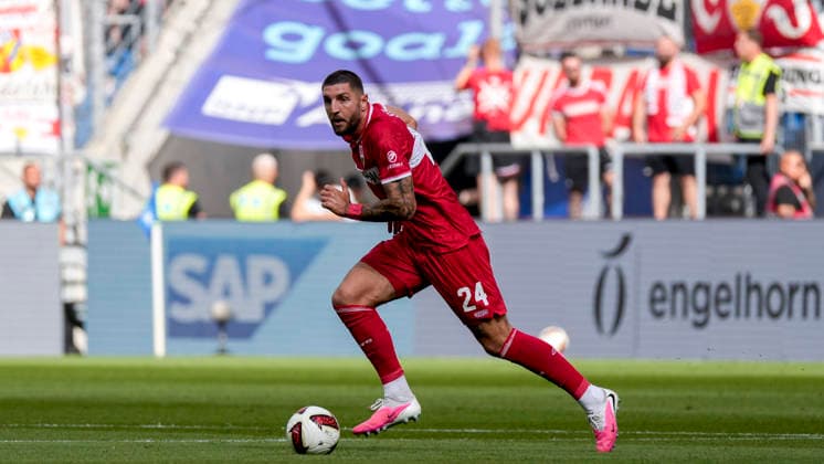 Jeff Chabot (VfB, 24), am Ball, Freisteller, Ganzkörper, Einzelbild, Einzelfoto, Aktion, Action, 12.09.2026, Sinsheim (Deutschland), Fussball, Bundesliga, TSG 1899 Hoffenheim - VfB Stuttgart, DFB DFL REGULATIONS PROHIBIT ANY USE OF PHOTOGRAPHS AS IMAGE SEQUENCES AND OR QUASI-VIDEO. *** Jeff Chabot (VfB), 24, with the ball, cutout, full-body, single frame, single photo, action, September 12, 2026, Sinsheim, Germany, soccer, Bundesliga, TSG 1899 Hoffenheim vs. VfB Stuttgart, DFB and DFL regulations prohibit any use of photographs as image sequences and or quasi-video xozx