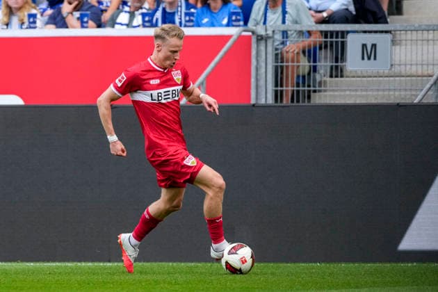 Chris Führich (VfB, 10), am Ball, Freisteller, Ganzkörper, Einzelbild, Einzelfoto, Aktion, Action, 12.09.2026, Sinsheim (Deutschland), Fussball, Bundesliga, TSG 1899 Hoffenheim - VfB Stuttgart, DFB DFL REGULATIONS PROHIBIT ANY USE OF PHOTOGRAPHS AS IMAGE SEQUENCES AND OR QUASI-VIDEO. *** Chris Führich (VfB), 10, on the ball, isolated figure, full-body shot, single frame, single photo, action, September 12, 2026, Sinsheim, Germany, soccer, Bundesliga, TSG 1899 Hoffenheim vs. VfB Stuttgart, DFB and DFL regulations prohibit any use of photographs as image sequences and or quasi-video xozx
