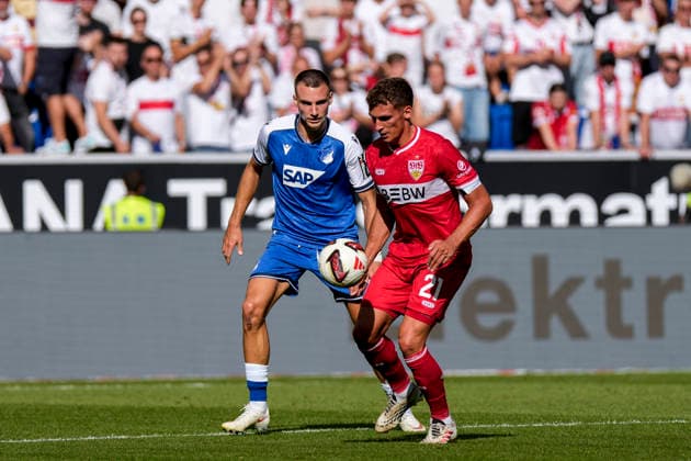 v.li.: Tim Lemperle (Hoffenheim, 19), Grischa Prömel (VfB, 21), Zweikampf, Spielszene, Duell, duel, tackle, tackling, Dynamik, Action, Aktion, 12.09.2026, Sinsheim (Deutschland), Fussball, Bundesliga, TSG 1899 Hoffenheim - VfB Stuttgart, DFB DFL REGULATIONS PROHIBIT ANY USE OF PHOTOGRAPHS AS IMAGE SEQUENCES AND OR QUASI-VIDEO. *** v li Tim Lemperle Hoffenheim, 19, Grischa Prömel VfB, 21, tackle, game scene, duel, tackle, tackling, dynamics, action, 12 09 2026, Sinsheim, Germany, soccer, Bundesliga, TSG 1899 Hoffenheim vs. VfB Stuttgart, DFB and DFL regulations prohibit any use of photographs as image sequences and or quasi-video xozx