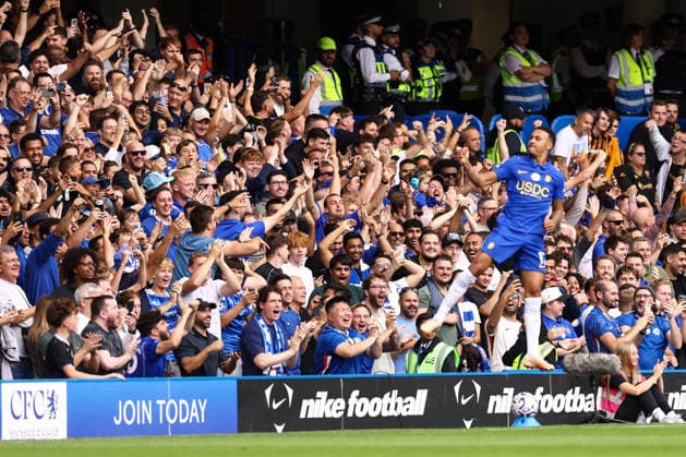Chelsea v Hull City 12 September 2026, London - Premier League Football - Chelsea v Hull City - Morgan Rogers of Chelsea celebrates their first goal in front of the Chelsea fans - Photo: Jacques Feeney Offside. London UK Copyright: xJacquesxFeeneyx xOffsidexOffside