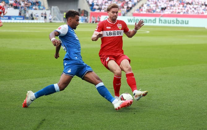12.09.26 TSG 1899 Hoffenheim - VfB Stuttgart Deutschland, Sinsheim, 12.09.2026, Fussball, Bundesliga, Saison 2026 2027, TSG 1899 Hoffenheim - VfB Stuttgart: v.l. Bambase Conteh (TSG 1899 Hoffenheim), Maximilian Mittelstädt (VfB Stuttgart). *** September 12, 2026 TSG 1899 Hoffenheim vs. VfB Stuttgart Germany, Sinsheim, September 12, 2026, Soccer, Bundesliga, 2026–2027 season, TSG 1899 Hoffenheim vs. VfB Stuttgart: from left, Bambase Conteh (TSG 1899 Hoffenheim), Maximilian Mittelstädt (VfB Stuttgart)