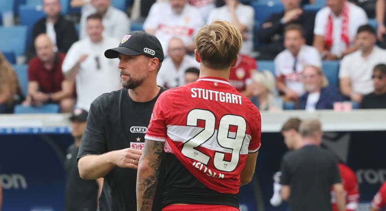 Sinsheim , Fußball Bundesliga TSG 1899 Hoffenheim vs. VfB Stuttgart , Enttäuschung VfB , von links: Trainer Sebastian Jeltsch Finn Jeltsch *** Sinsheim, Bundesliga soccer: TSG 1899 Hoffenheim vs. VfB Stuttgart; Disappointment for VfB; from left: Coach Sebastian Jeltsch, Finn Jeltsch