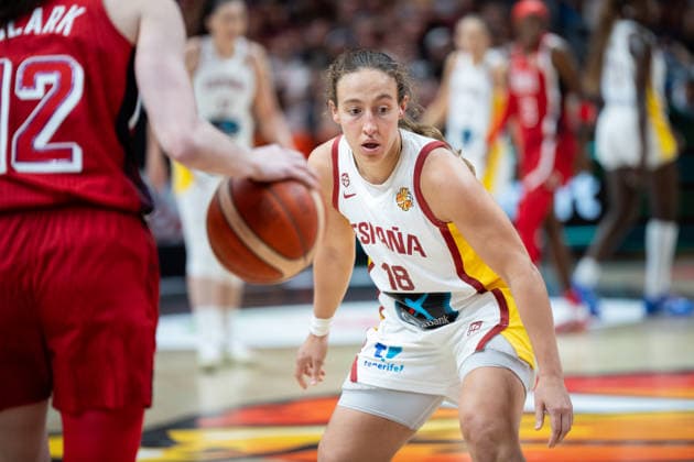 Spain v USA: Semifinal - FIBA Women s Basketball World Cup Germany 2026 Alicia Florez plays during the FIBA Women s Basketball World Cup 2026 semi-finals match between Spain and the United States in Berlin, Germany, on September 12, 2026. Berlin Germany  Copyright: xMarcinxGolbax originalFilename:golba-spainvus260912_npCjz.jpg