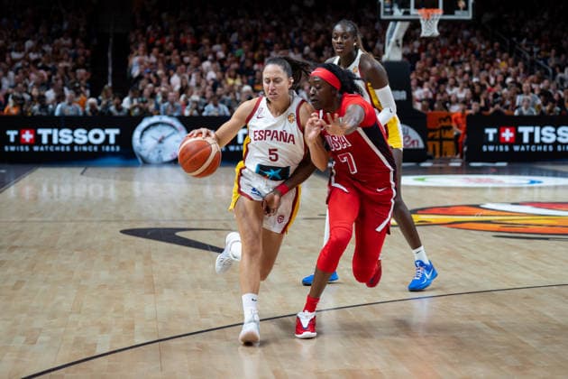 Spain v USA: Semifinal - FIBA Women s Basketball World Cup Germany 2026 Maite Cazorla and Kahleah Copper play during the FIBA Women s Basketball World Cup 2026 semi-finals match between Spain and the United States in Berlin, Germany, on September 12, 2026. Berlin Germany  Copyright: xMarcinxGolbax originalFilename:golba-spainvus260912_npcW3.jpg