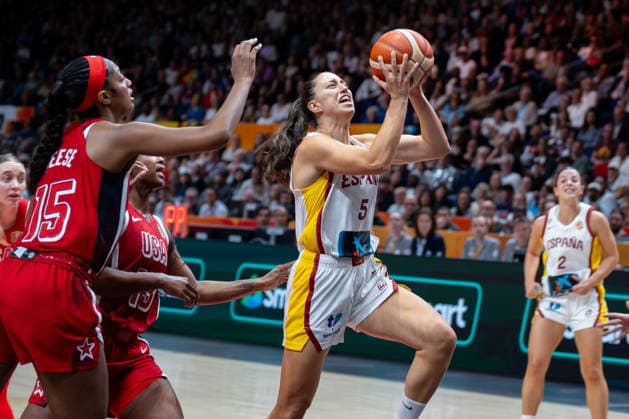 Spain v USA: Semifinal - FIBA Women s Basketball World Cup Germany 2026 Maite Cazorla plays during the FIBA Women s Basketball World Cup 2026 semi-finals match between Spain and the United States in Berlin, Germany, on September 12, 2026. Berlin Germany  Copyright: xMarcinxGolbax originalFilename:golba-spainvus260912_npiGC.jpg