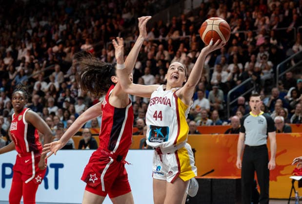 Spain v USA: Semifinal - FIBA Women s Basketball World Cup Germany 2026 Iyana Martin plays during the FIBA Women s Basketball World Cup 2026 semi-finals match between Spain and the United States in Berlin, Germany, on September 12, 2026. Berlin Germany  Copyright: xMarcinxGolbax originalFilename:golba-spainvus260912_npPKh.jpg