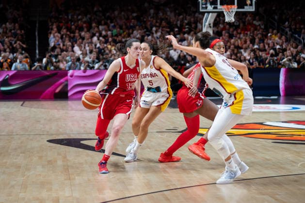 Spain v USA: Semifinal - FIBA Women s Basketball World Cup Germany 2026 Caitlin Clark plays during the FIBA Women s Basketball World Cup 2026 semi-finals match between Spain and the United States in Berlin, Germany, on September 12, 2026. Berlin Germany  Copyright: xMarcinxGolbax originalFilename:golba-spainvus260912_npsAR.jpg