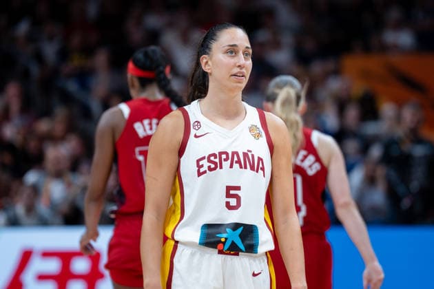 Spain v USA: Semifinal - FIBA Women s Basketball World Cup Germany 2026 Maite Cazorla plays during the FIBA Women s Basketball World Cup 2026 semi-finals match between Spain and the United States in Berlin, Germany, on September 12, 2026. Berlin Germany  Copyright: xMarcinxGolbax originalFilename:golba-spainvus260912_npuLO.jpg