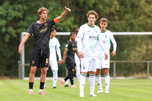 Emil Geisselmann (SV Elversberg) gestikuliert, Gestik waehrend des Spiels der A-Junioren Bundesliga zwischen SV Elversberg und Borussia Moenchengladbach, am Jungenwald am 13. September 2026 in Puettlingen, Deutschland. (Foto von Oliver Kaelke DeFodi Images) +++ Emil Geisselmann (SV Elversberg) gestures during the Bundesliga match between SV Elversberg and Borussia Moenchengladbach at am Jungenwald on September 13, 2026 in Puettlingen, Germany. (Photo by Oliver Kaelke DeFodi Images) DFB DFL REGULATIONS PROHIBIT ANY USE OF PHOTOGRAPHS AS IMAGE SEQUENCES AND OR QUASI-VIDEO. (Photo by Oliver Kaelke DeFodi Images) -