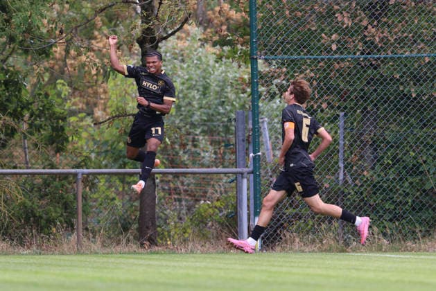 Jamal Mekoma (SV Elversberg) Torjubel, jubelt nach seinem Treffer zum 2:0 waehrend des Spiels der A-Junioren Bundesliga zwischen SV Elversberg und Borussia Moenchengladbach, am Jungenwald am 13. September 2026 in Puettlingen, Deutschland. (Foto von Oliver Kaelke DeFodi Images) +++ Jamal Mekoma (SV Elversberg) celebrates after scoring his team s second goal during the under 19 Bundesliga match between SV Elversberg and Borussia Moenchengladbach at am Jungenwald on September 13, 2026 in Puettlingen, Germany. (Photo by Oliver Kaelke DeFodi Images) DFB DFL REGULATIONS PROHIBIT ANY USE OF PHOTOGRAPHS AS IMAGE SEQUENCES AND OR QUASI-VIDEO. (Photo by Oliver Kaelke DeFodi Images) -