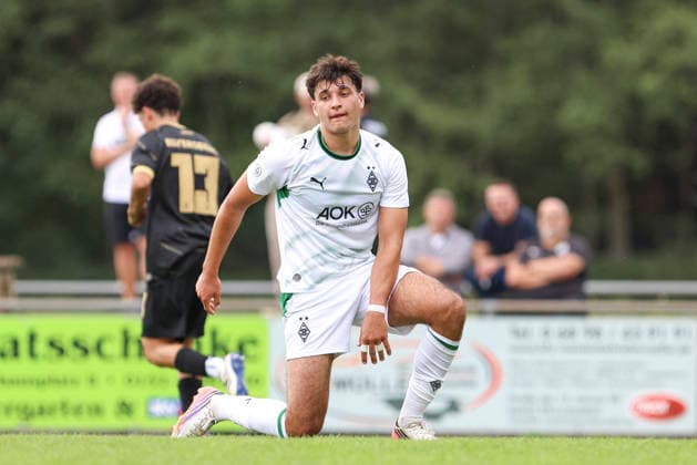 Filip Zahalka (Borussia Moenchengladbach) ist enttaeuscht waehrend des Spiels der A-Junioren Bundesliga zwischen SV Elversberg und Borussia Moenchengladbach, am Jungenwald am 13. September 2026 in Puettlingen, Deutschland. (Foto von Oliver Kaelke DeFodi Images) +++ Filip Zahalka (Borussia Moenchengladbach) looks dejected during the under 19 Bundesliga match between SV Elversberg and Borussia Moenchengladbach at am Jungenwald on September 13, 2026 in Puettlingen, Germany. (Photo by Oliver Kaelke DeFodi Images) DFB DFL REGULATIONS PROHIBIT ANY USE OF PHOTOGRAPHS AS IMAGE SEQUENCES AND OR QUASI-VIDEO. (Photo by Oliver Kaelke DeFodi Images) -