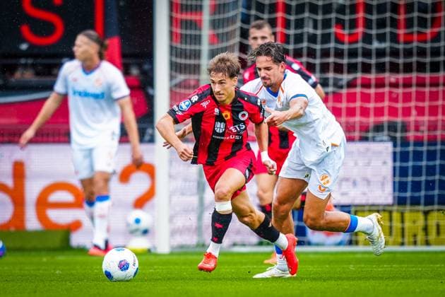 ROTTERDAM , 13-09-2026 , Stadium Woudestein , season 2026 2027 , Dutch Eredivisie football , match between Excelsior Rotterdam and FC Utrecht , picture shows Excelsior Rotterdam player Lennart Hartjes and FC Utrecht player Siebe Horemans Excelsior - Utrecht  x206983160x Copyright:
