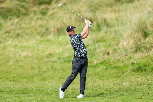 2026 Amgen Irish Open - Fourth Round, Trump International Golf Links, Doonbeg 13 9 2026 Matt Wallace watches his shot after playing from the rough on the second Matt Wallace watches his shot after playing from the rough on the second 13 9 2026  Copyright: xDanxClohessyx DC1A4466