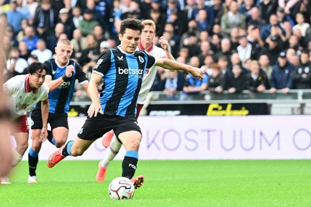 Club Brugge v Royal Antwerp FC - Jupiler Pro League BRUGGE, BELGIUM - SEPTEMBER 13 : Vetlesen Hugo midfielder of Club Brugge scores a penalty during the Jupiler Pro League match between Club Brugge and Royal Antwerp FC on September 13, 2026 in Brugge, Belgium, 13 09 2026 Brugge Belgium  Copyright: xPeterxDexVoechtx