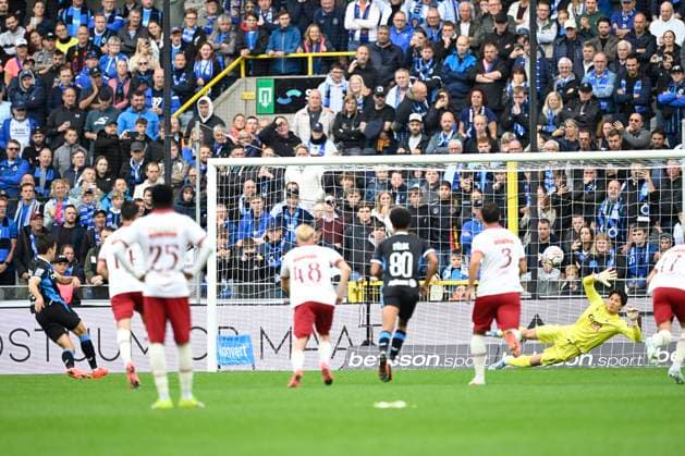 Club Brugge v Royal Antwerp FC - Jupiler Pro League BRUGGE, BELGIUM - SEPTEMBER 13 : Vetlesen Hugo midfielder of Club Brugge scoring a penalty during the Jupiler Pro League match between Club Brugge and Royal Antwerp FC on September 13, 2026 in Brugge, Belgium, 13 09 2026 Brugge Belgium  Copyright: xNicoxVereeckenx