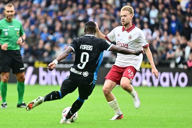 Club Brugge v Royal Antwerp FC - Jupiler Pro League BRUGGE, BELGIUM - SEPTEMBER 13 : Forbs Carlos forward of Club Brugge and Vermeeren Arthur midfielder of Royal Antwerp FC battle for the ball during the Jupiler Pro League match between Club Brugge and Royal Antwerp FC on September 13, 2026 in Brugge, Belgium, 13 09 2026 Brugge Belgium  Copyright: xPeterxDexVoechtx