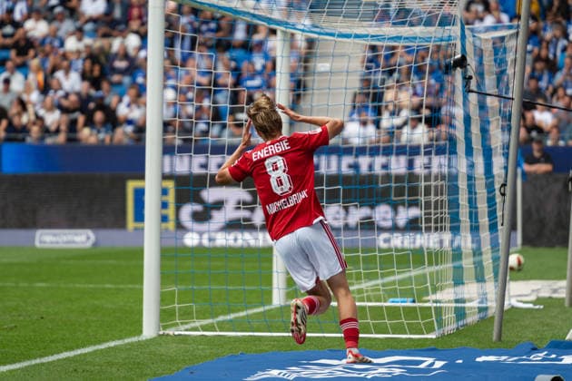 13.09.2026, xjyhynx, Fussball 2.Bundesliga, Karlsruher SC - Energie Cottbus v.l., Lukas Michelbrink (8, Energie Cottbus) enttäuscht über vergebene Torchance (DFL DFB REGULATIONS PROHIBIT ANY USE OF PHOTOGRAPHS as IMAGE SEQUENCES and or QUASI-VIDEO) Karlsruhe