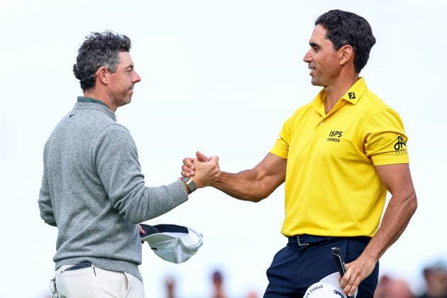 2026 Amgen Irish Open - Fourth Round, Trump International Golf Links, Doonbeg 13 9 2026 Rory McIlroy shakes hands with Rafael Cabrera-Bello after finishing his round on the eighteenth green Rory McIlroy shakes hands with Rafael Cabrera-Bello after finishing his round on the eighteenth green 13 9 2026  Copyright: xDanxClohessyx DC1A6029