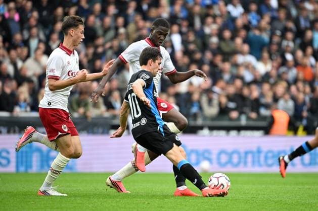 Antwerp s Xander Dierckx; Club s Hugo Vetlesen and Antwerp s Bahmed Deuff fight for the ball during a soccer match between Club Brugge and Royal Antwerp FC, Sunday 13 September 2026 in Brugge, on day 6 of the 2026-2027 Jupiler Pro League first division of the Belgian championship. MAARTENxSTRAETEMANS  x186199215x