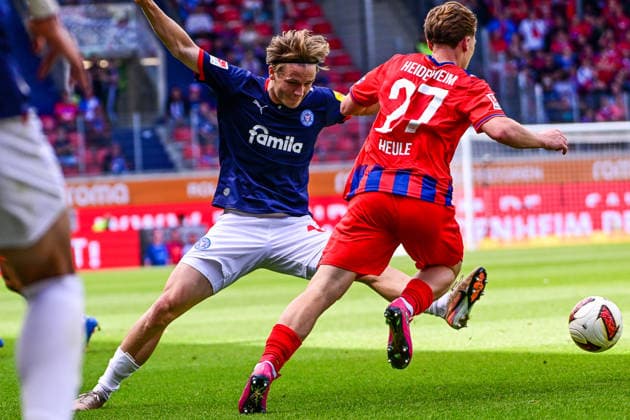 13.09.2026, GER, Fußball, Herren, 2. Bundesliga, 1. FC Heidenheim vs Holstein Kiel Foul von Jonas Therkelsen (Kiel, 10) an Michael Heule (Heidenheim, 27) Heidenheim Voith-Arena Baden-Württemberg Deutschland Copyright: xNordphotox xHafnerx