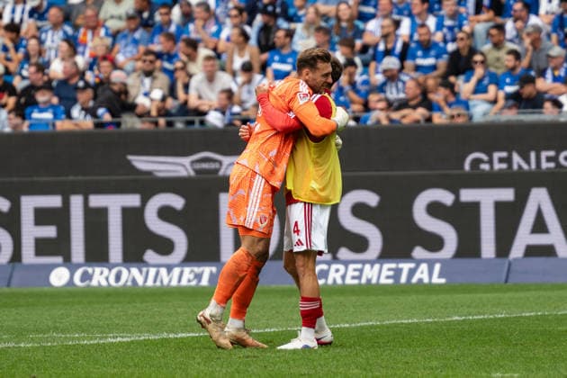 13.09.2026, xjyhynx, Fussball 2.Bundesliga, Karlsruher SC - Energie Cottbus v.l., Torjubel zum 2:0 von Marcel Lotka (1, Energie Cottbus) und Tim Campulka (4, Energie Cottbus) (DFL DFB REGULATIONS PROHIBIT ANY USE OF PHOTOGRAPHS as IMAGE SEQUENCES and or QUASI-VIDEO) Karlsruhe