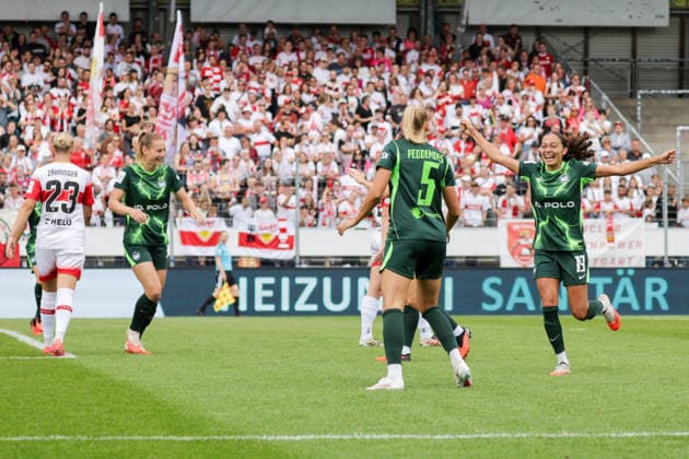 13.09.2026, xgrfx, Fussball Google Pixel Frauen-Bundesliga, VfB Stuttgart - VfL Wolfsburg v.l. Tor, Ella Peddemors zum 0:1 (VfL Wolfsburg) Stuttgart