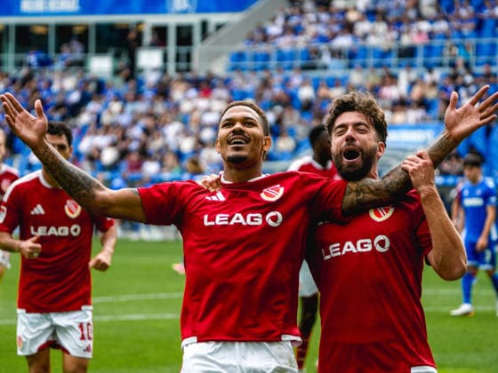 13.09.2026, xwppx, Fussball 2.Bundesliga, Karlsruher SC - Energie Cottbus v.l. Tolcay CiÄüerci (Energie Cottbus) und Justin Butler (Energie Cottbus) nach dem 0:3 (DFL DFB REGULATIONS PROHIBIT ANY USE OF PHOTOGRAPHS as IMAGE SEQUENCES and or QUASI-VIDEO) Karlsruhe