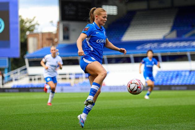 BIRMINGHAM, ENGLAND - September 13: Lily Crosthwaite of Birmingham City controls the ball during the Barclays Womens Super League football match between Birmingham City and Brighton & Hove Albion at St Andrews @ Knighthead Park on September 13 in Birmingham, England. (Photo by Natalie Mincher Sports Press Photo SPP) Copyright: xNataliexMincher SPPx Sportspressphoto_SPR229634