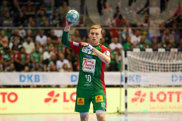 13.09.2026, xgox, Handball - Opel HBL SC Magdeburg - HSG Wetzlar emspor, v.l. Gisli Thorgeir Kristjansson (Magdeburg, 10) am Ball, plays the ball Magdeburg
