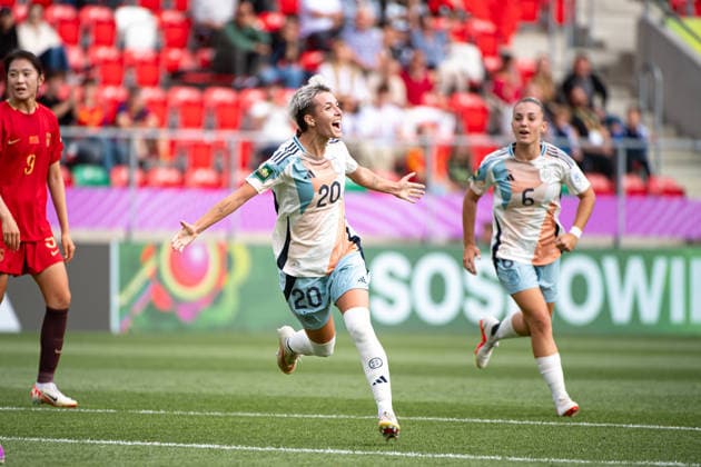 September 13, 2026, Sosnowiec, Silesian Voivodeship, Poland: COMENDADOR PAU of Spain celebrates his goal and the second of his team during the FIFA U20 Womens World Cup match between China versus Spain at ArcelorMittal Park Sosnowiec Poland - ZUMAs385 20260913_zsp_s385_039 Copyright: xLeopoldxSoglox