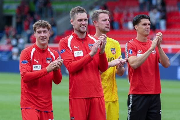 Schlussjubel Yannik Wagner 38 (1FC Heidenheim 1846), Patrick Mainka 6 (1FC Heidenheim 1846), Thomas Daehne 33 (1FC Heidenheim 1846) uned Mathias Honsak 17 (1FC Heidenheim 1846), 1.FC Heidenheim 1846 vs. Holstein Kiel, Fussball, DFL, 2. Bundesliga, Saison 2026 2027, Hinrunde, 5. Spieltag, 13.09.2026 Heidenheim Baden-Wuerttemberg Deutschland