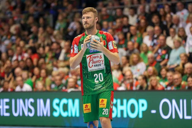 13.09.2026, xgox, Handball - Opel HBL SC Magdeburg - HSG Wetzlar emspor, v.l. Philipp Weber (Magdeburg, 20) am Ball, plays the ball Magdeburg