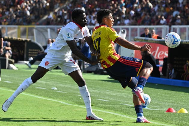 IPA88483391 - Danilo Veiga (US Lecce) against Ebenezer Akinsanmiro (AC Monza) during the US Lecce vs. AC Monza Italian Serie A soccer match in Lecce, Italy, on September 13, 2026  Copyright: xPasqualexGolia IPAxSportx xx IPA88483391